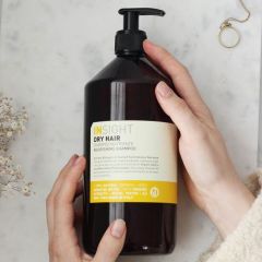 Buy Insight Dry Hair Nourishing Shampoo at Best Price